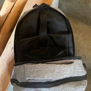 Matein Anti-theft backpack with charging ability, key lanyard and laptop storage